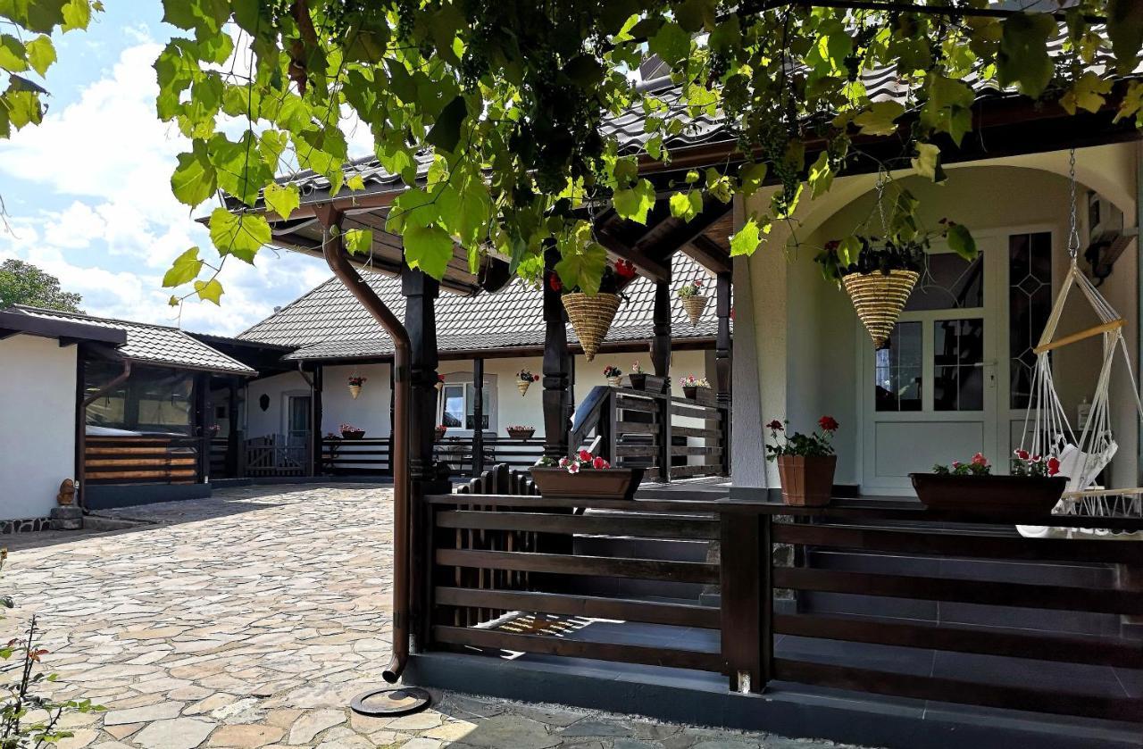 Apartamento La Dory Satu Sugatag Exterior foto